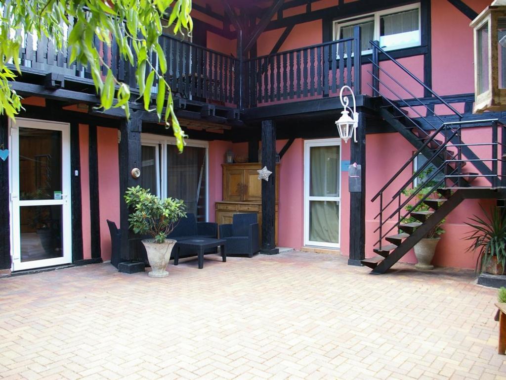 เลอ โดแมน เด ร็องปาร์ต Bed & Breakfast ซิลิสตาต์ ภายนอก รูปภาพ