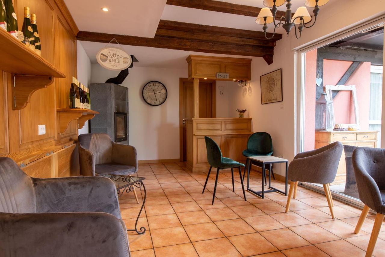 เลอ โดแมน เด ร็องปาร์ต Bed & Breakfast ซิลิสตาต์ ภายนอก รูปภาพ