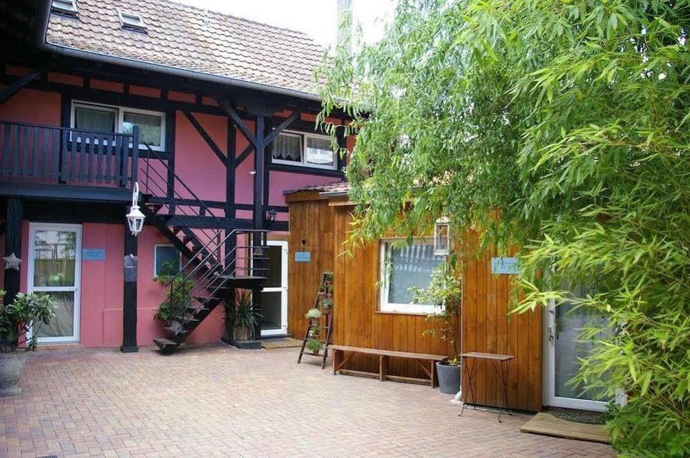 เลอ โดแมน เด ร็องปาร์ต Bed & Breakfast ซิลิสตาต์ ภายนอก รูปภาพ