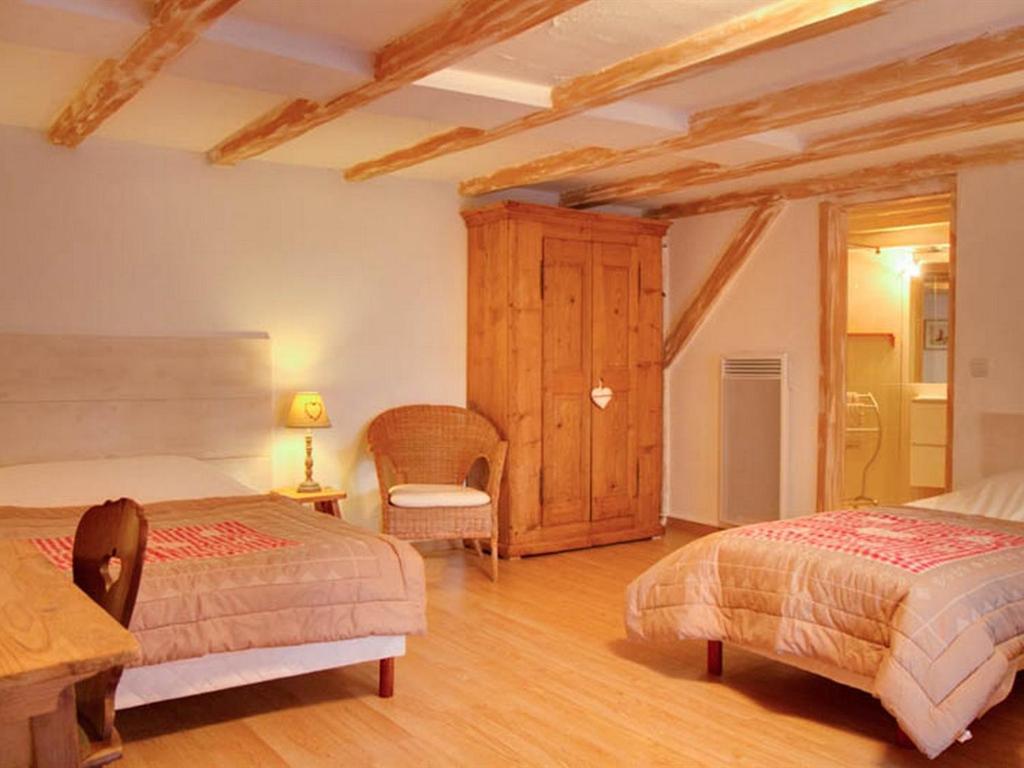 เลอ โดแมน เด ร็องปาร์ต Bed & Breakfast ซิลิสตาต์ ห้อง รูปภาพ
