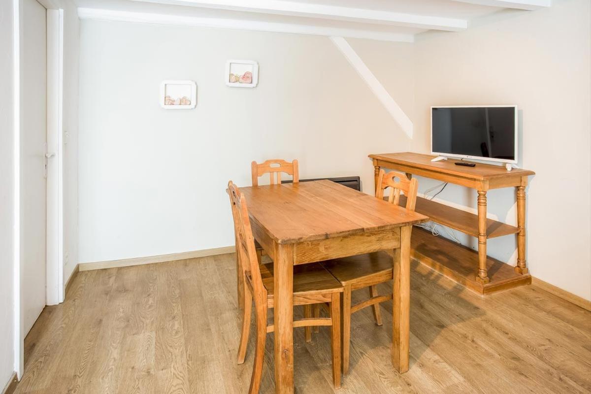 เลอ โดแมน เด ร็องปาร์ต Bed & Breakfast ซิลิสตาต์ ห้อง รูปภาพ
