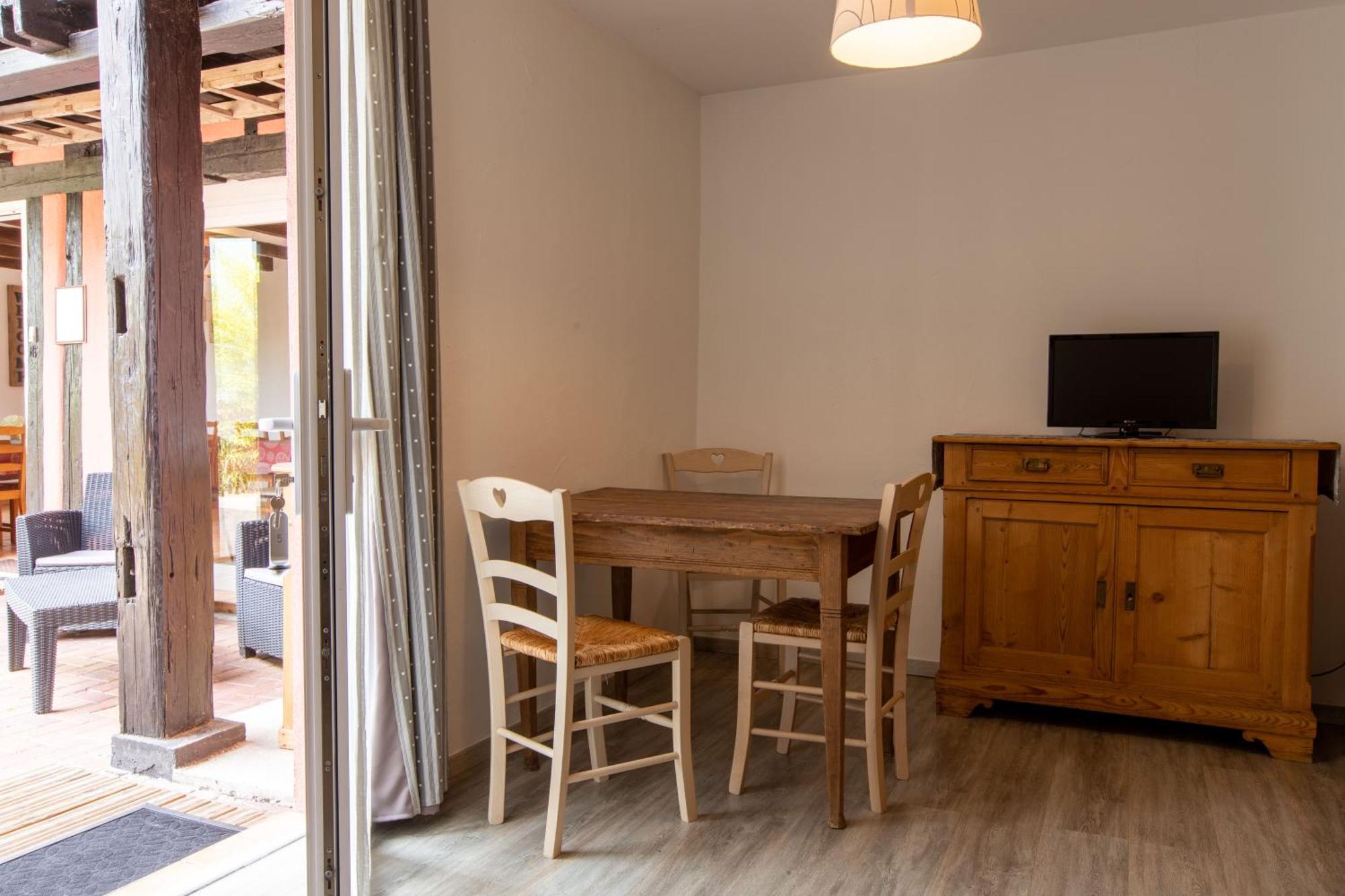 เลอ โดแมน เด ร็องปาร์ต Bed & Breakfast ซิลิสตาต์ ห้อง รูปภาพ
